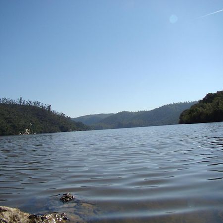 Finca Dehesa Tres Riveros Herrera de Alcántara エクステリア 写真